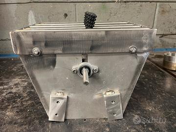 Spiumatrice polli anatre quaglie fagiani