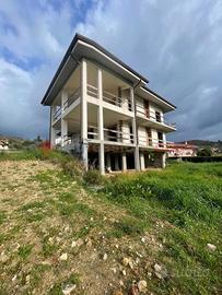 Villa o villino Minturno [Cod. rif V358VRG]