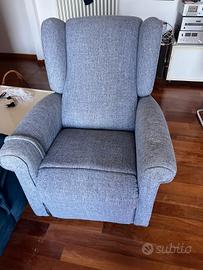 poltrona reclinabile con alzata assistita