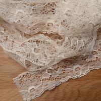 Finitura in pizzo colore écru lungh cm 520 circa