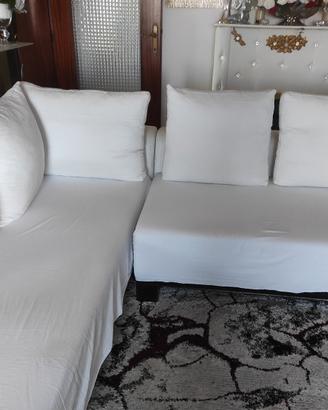 divano ad angolo Bianco moderno e comodo 