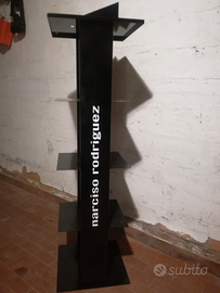 Espositore in metallo sponsorizzato