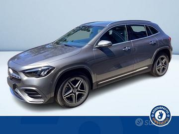 Mercedes-Benz GLA 250 E PLUG-IN HYBRID AUTOMA...