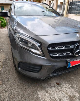 Mercedes GLA220d  AMG line Premium
