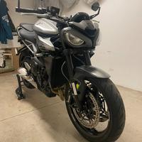 Triumph street triple 765