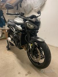 Triumph street triple 765