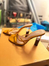 Sandalo ZARA giallo come nuovo