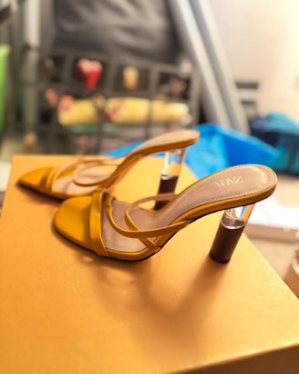 Sandalo ZARA giallo come nuovo