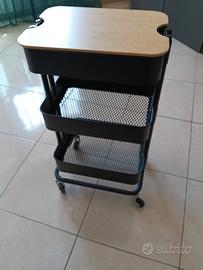 Carrello con ruote 