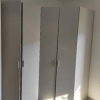 armadio angolare a 4 ante