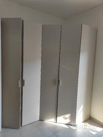 armadio angolare a 4 ante