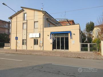 NEGOZIO A CARPI