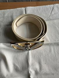 Cinta Giorgio Armani