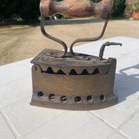 Ferro da stiro antico da collezione