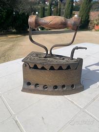 Ferro da stiro antico da collezione