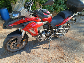Moto benelli trk 502