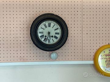 Antico Orologio a Pendolo