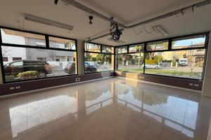 NEGOZIO A SELVAZZANO DENTRO