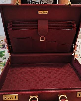 valigetta Must de Cartier in pelle bordeaux 