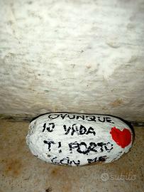 Sasso decorato a tema S.Valentino