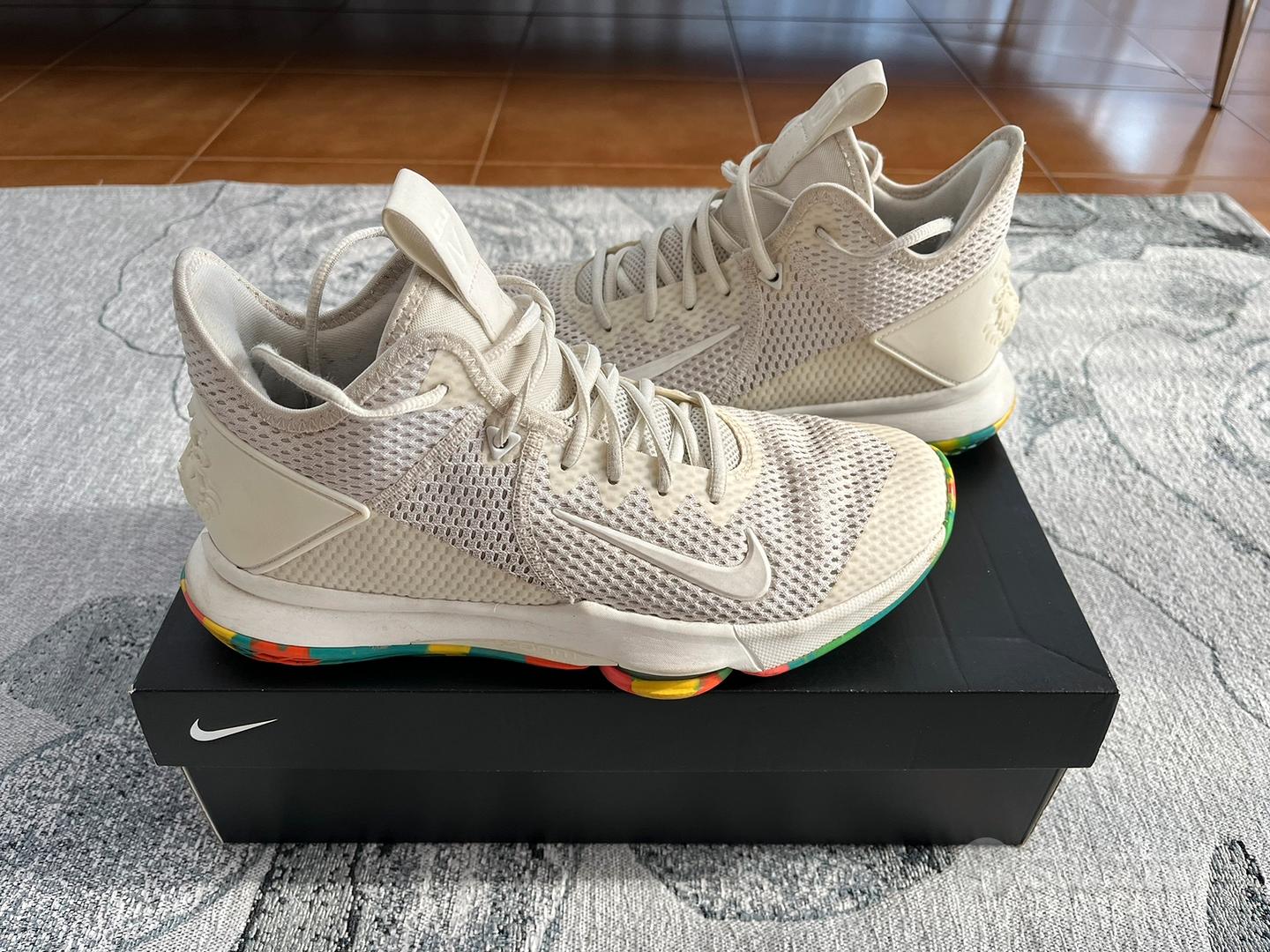 Nike lebron sales 4 donna Vendita