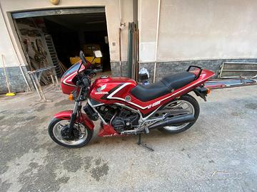 Honda vf400f