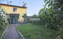 bilocale-con-giardino-e-posto-auto-