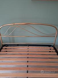 LETTO MATRIMONIALE CON DOGHE