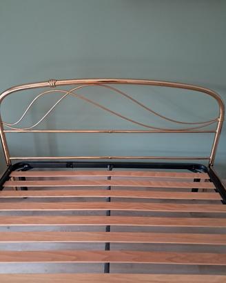 LETTO MATRIMONIALE CON DOGHE