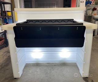 Bancone  cocktail bar da esterno.