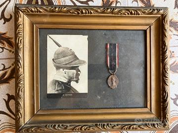 Quadro C. Battisti con fotografia e medaglia