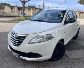 Lancia Ypsilon 1.2 B/GPL ELEFANTINO ROSA 2013