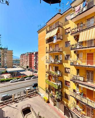 3 LOCALI A NAPOLI