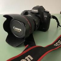 Canon 5d mark ii + Canon EF 24-105mm