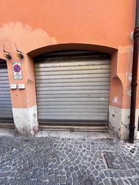 Garage in Strada maggiore