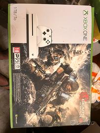 Xbox one s 1TB + 2 controller + 10 giochi top