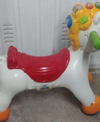 Clementoni cavallo cavalcabile