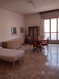 Camere arredate a studentesse