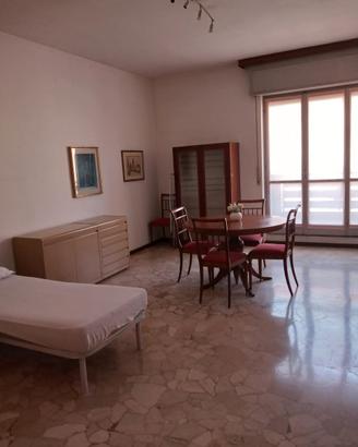 Camere arredate a studentesse