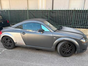 AUDI TT