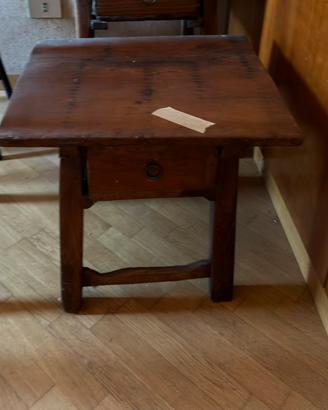 Comodino in legno massello