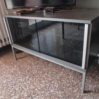 Mobile basso porta TV con ante in cristallo