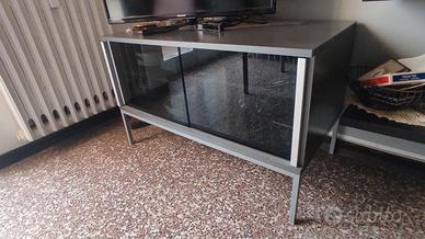 Mobile basso porta TV con ante in cristallo