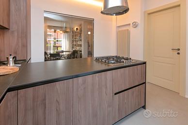 Cucina moderna come nuova – 1 anno di vita