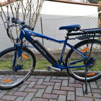 Bici uomo pedalata assistita