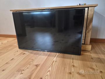TV Akai 32"