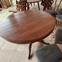 Tavolo tondo in legno massello