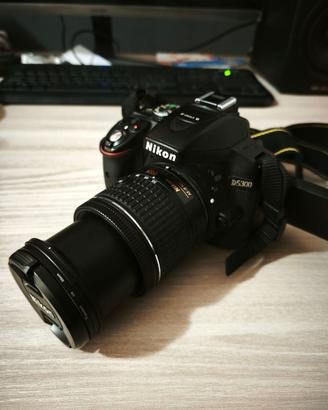 Nikon D5300 con obbiettivo Nikon AF-P 18-55