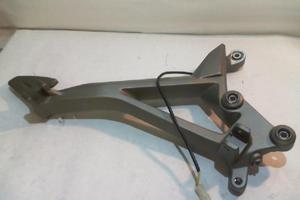 SUPPORTO PEDANA DX APRILIA SHIVER 854906