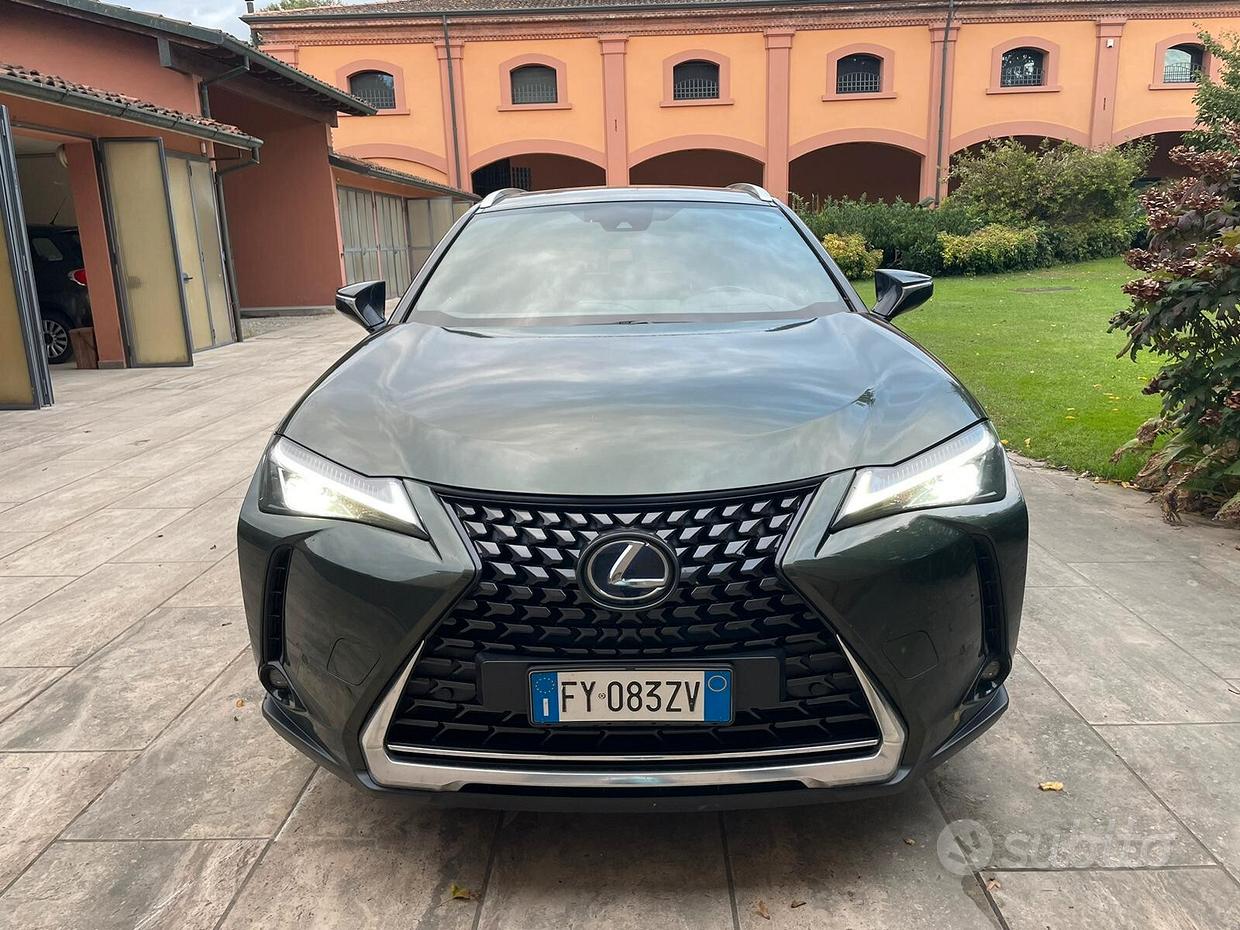 LEXUS UX